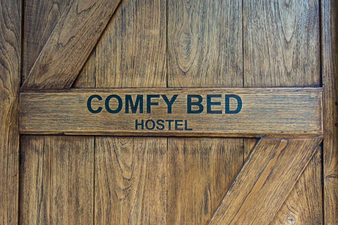 Comfy Bed Hostel (Adults Only) Бангкок Экстерьер фото
